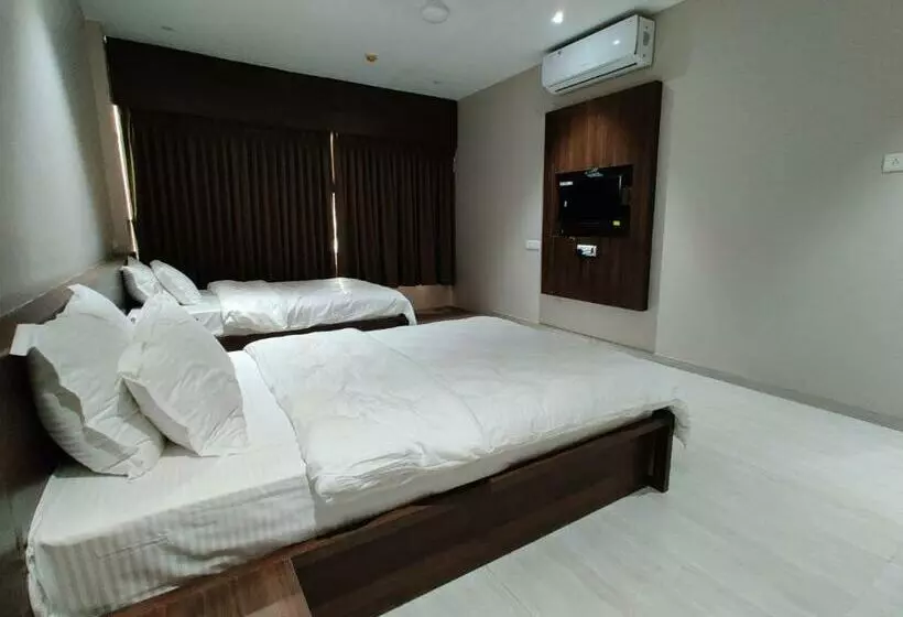 Hotelli Runwal Tower, Ichalkaranji