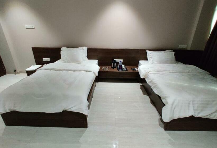 Hotel Runwal Tower, Ichalkaranji