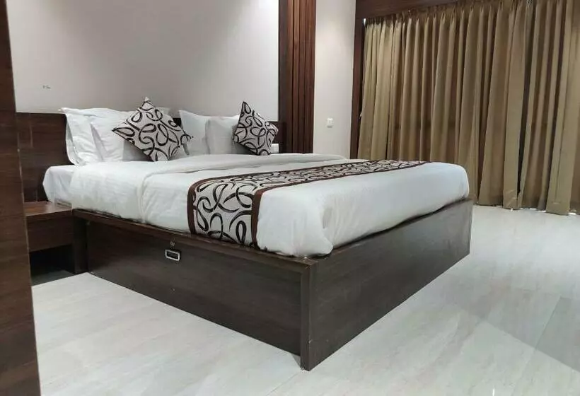 Hotelli Runwal Tower, Ichalkaranji