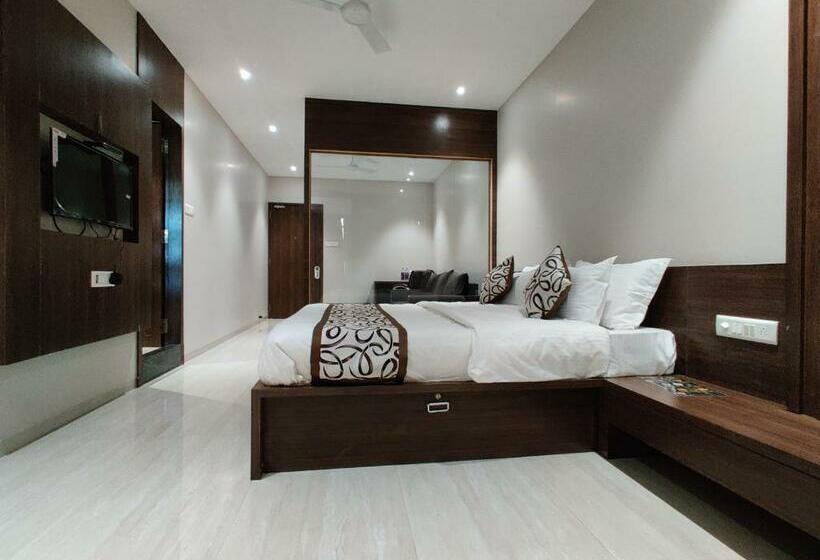 Hotel Runwal Tower, Ichalkaranji