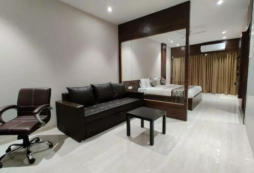 Hotelli Runwal Tower, Ichalkaranji