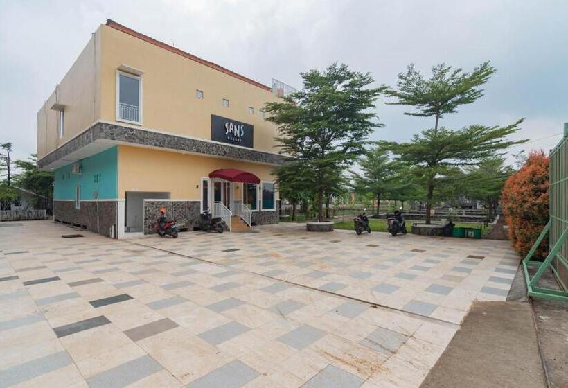 Отель Sans Resort Parung Bogor