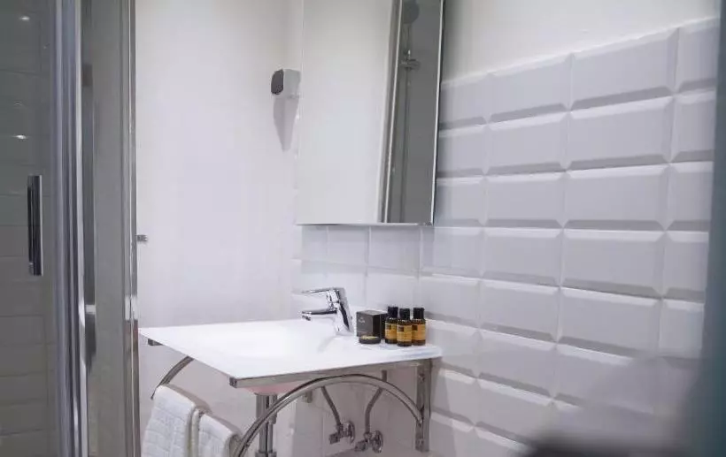 هتل The Best Centric