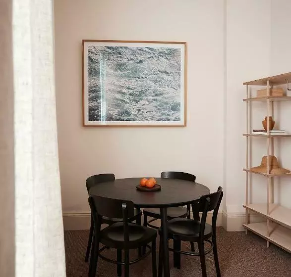 ホテル The Rooms Milton