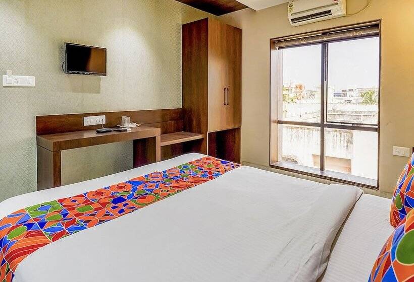 Fabhotel Eros 211   Nr Sreebhumi