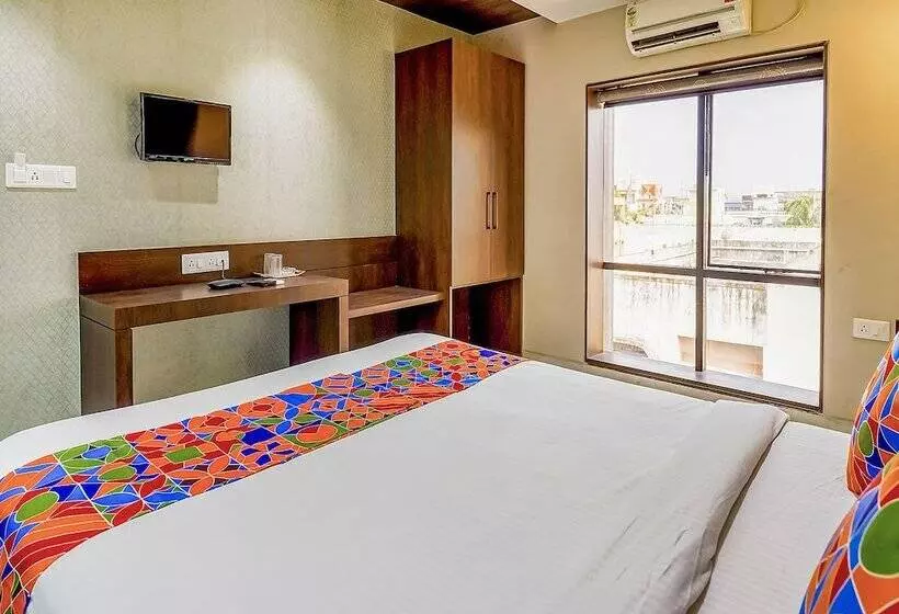 Fabhotel Eros 211   Nr Sreebhumi