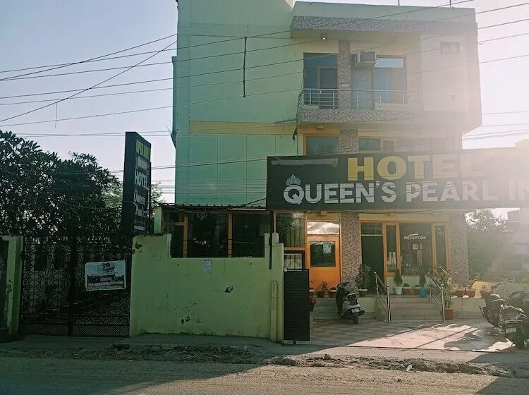 ホテル Queens Pearl Inn