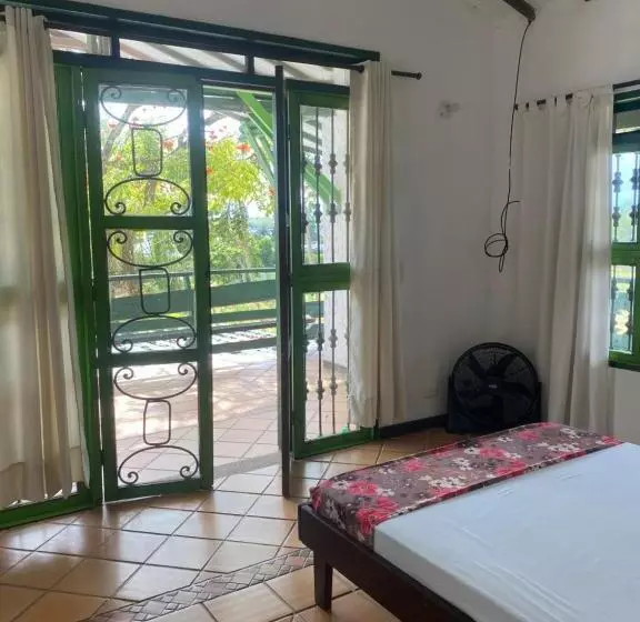 هتل Villa Juana