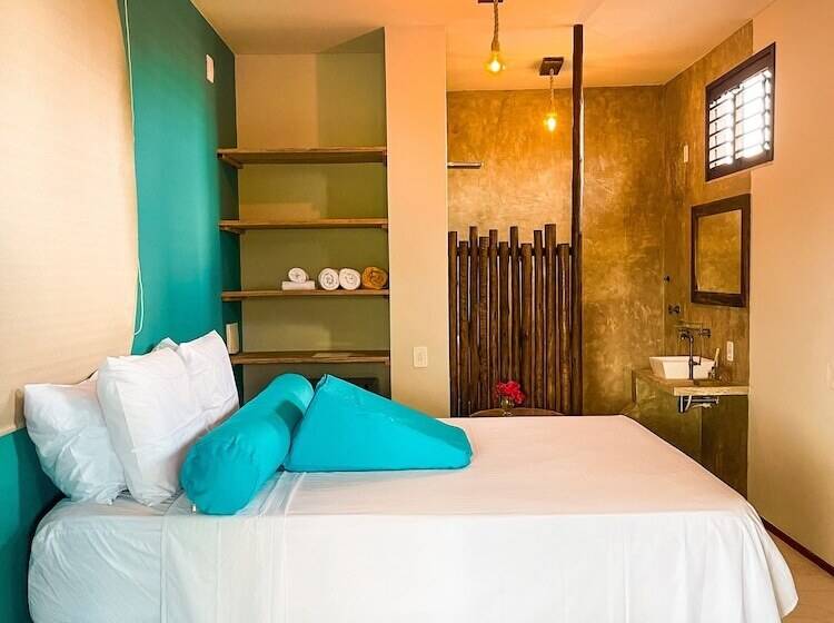 פנסיון 3 Piratas