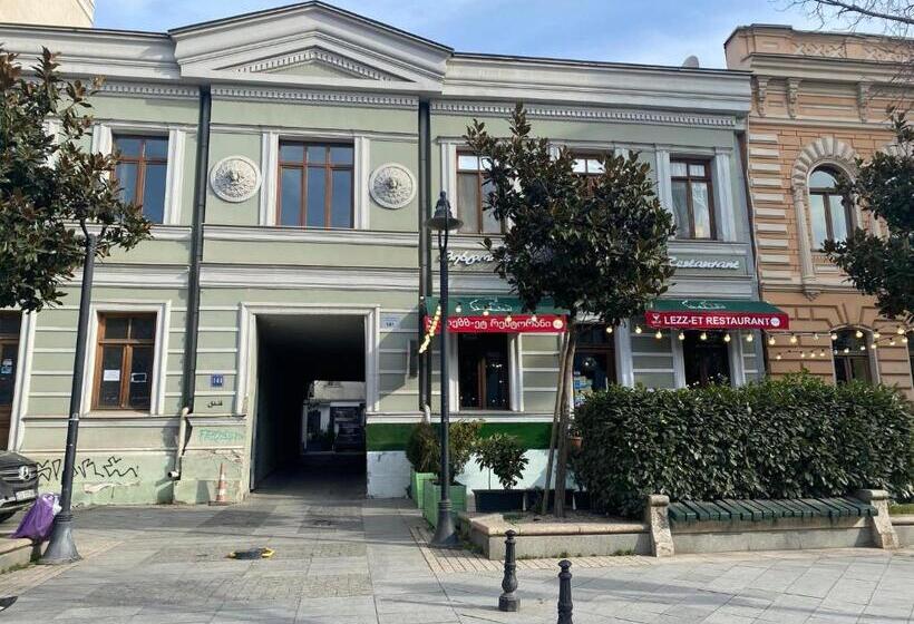 پانسیون Apartments Lezzet