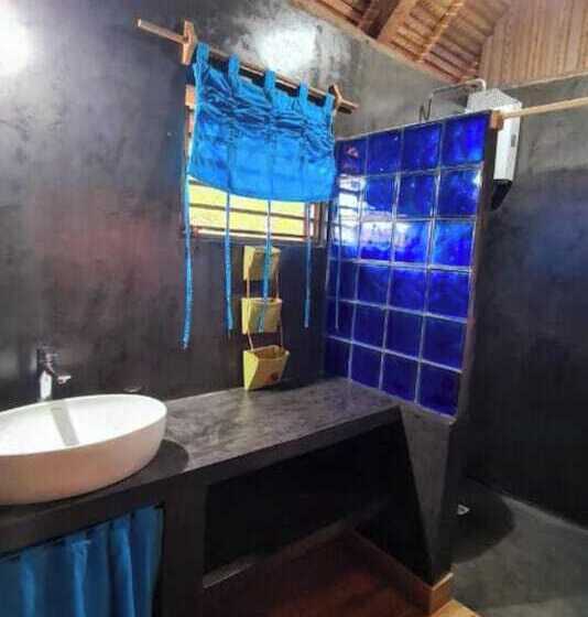 پانسیون Coconut Lodge