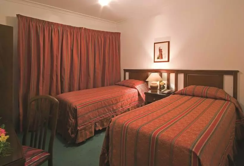Delmon Suites