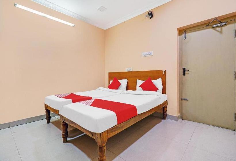 Hotel Oyo 81409 Sivajothi