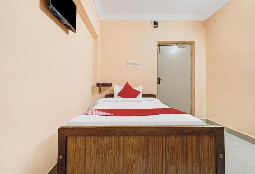Hotel Oyo 81409 Sivajothi