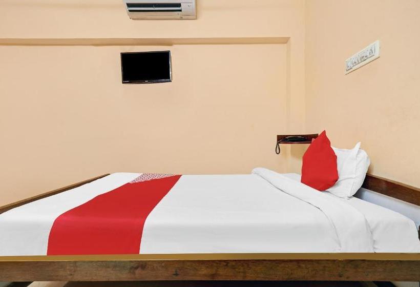 Hotel Oyo 81409 Sivajothi
