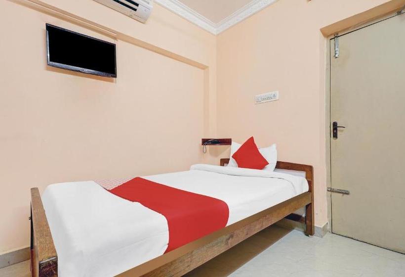 Hotel Oyo 81409 Sivajothi