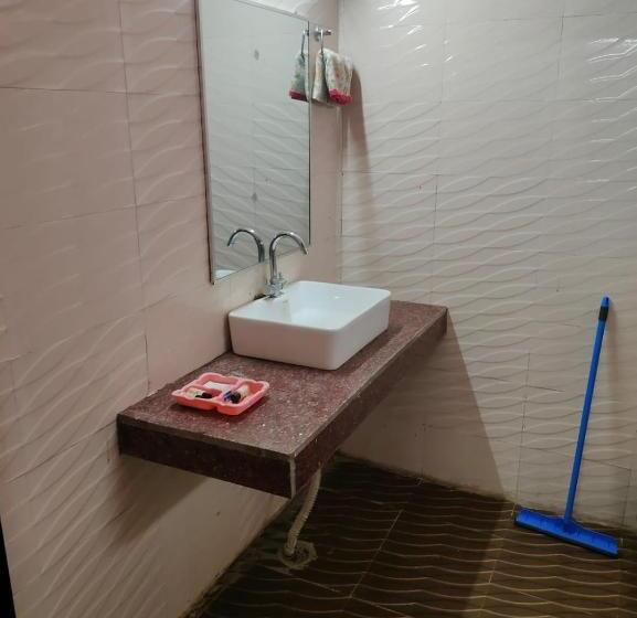 בית מלון כפרי Shresth