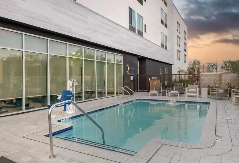 Hotelli Springhill Suites By Marriott Riverside Redlands