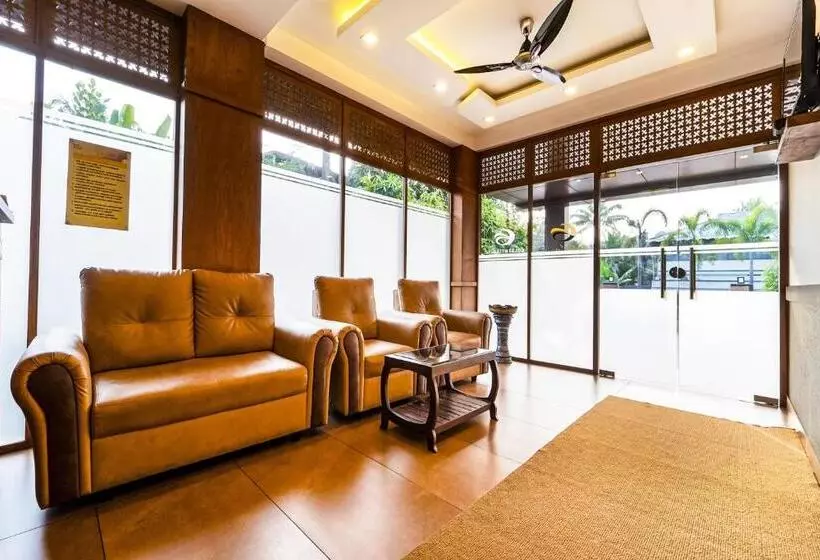 هتل Treebo Golden Terminal, Kochi Airport