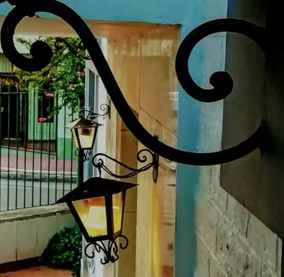 ペンション Casa Del Arbol Hostel
