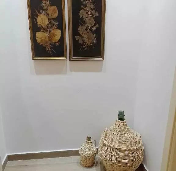 پانسیون Vogklis House