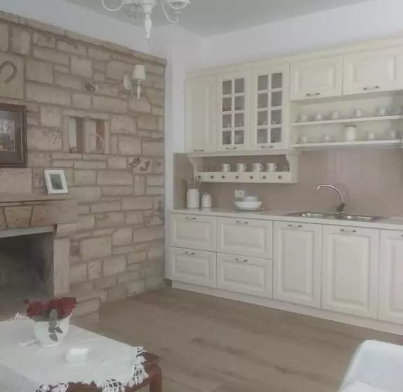 پانسیون Vogklis House