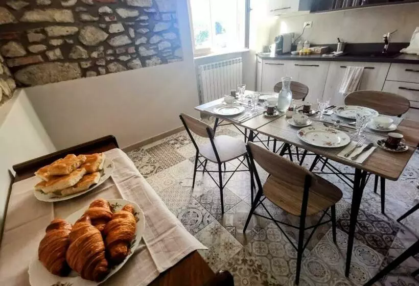 Aamiaismajoitus (B&B) La Luna Dei Medici