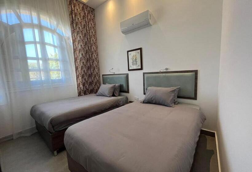 هتل Golden Lake Marina