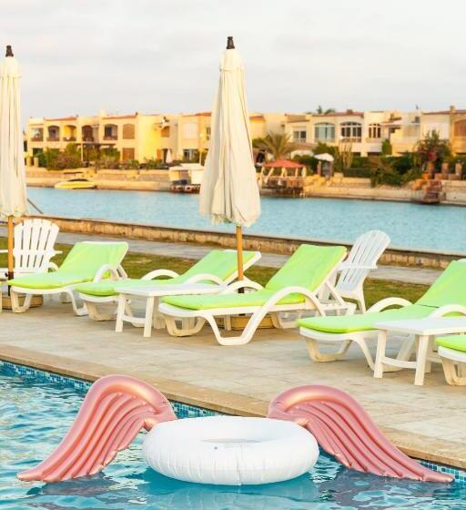 هتل Golden Lake Marina