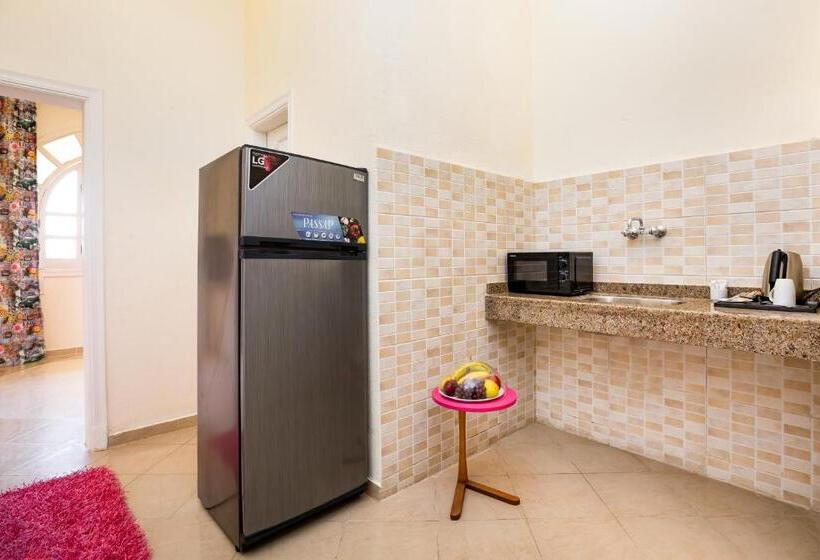 هتل Golden Lake Marina