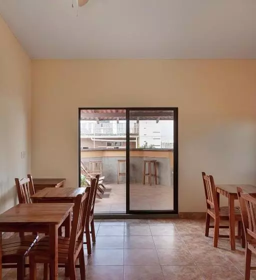 ホテル Hostel Tropical And Coworking