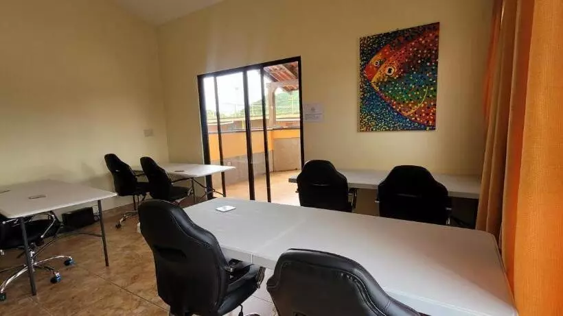 ホテル Hostel Tropical And Coworking