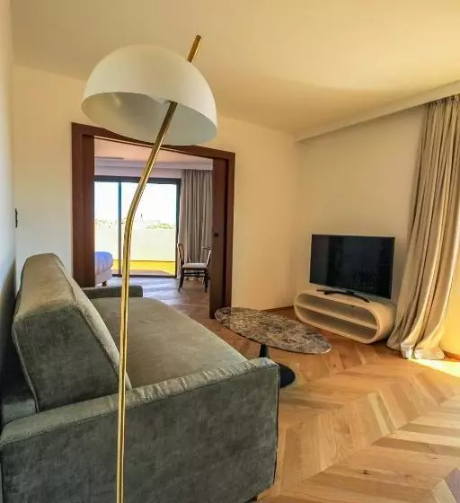 Hotelli Hôtel & Spa Rocabella