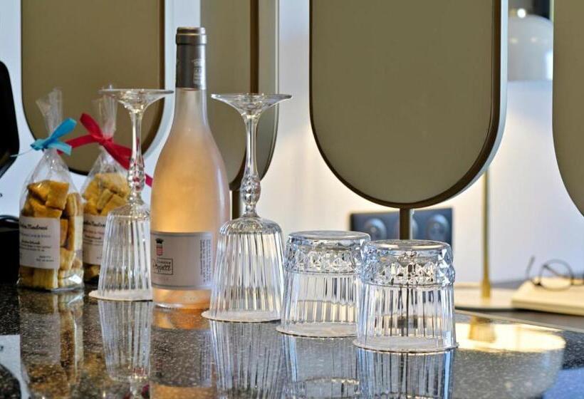 هتل Hôtel & Spa Rocabella