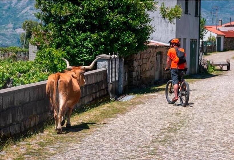 هتل Olhares Do Lobo Restaurante Lobo
