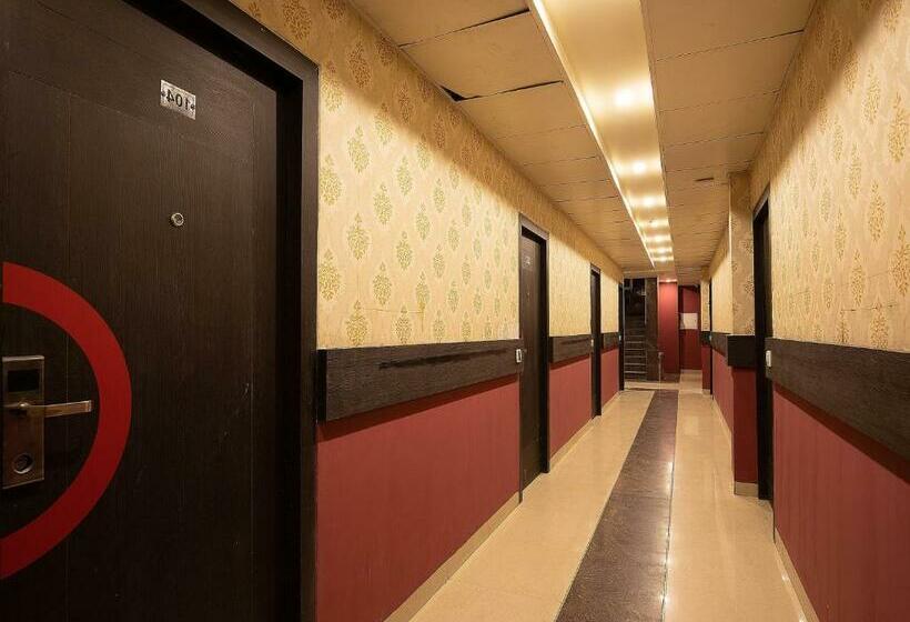 Szálloda Oyo 81323 Collection O Pooram