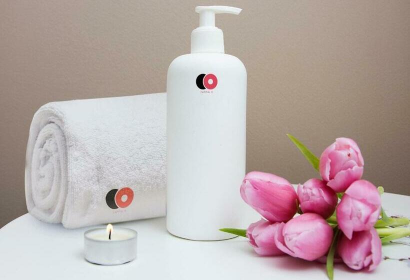 Szálloda Oyo 81323 Collection O Pooram