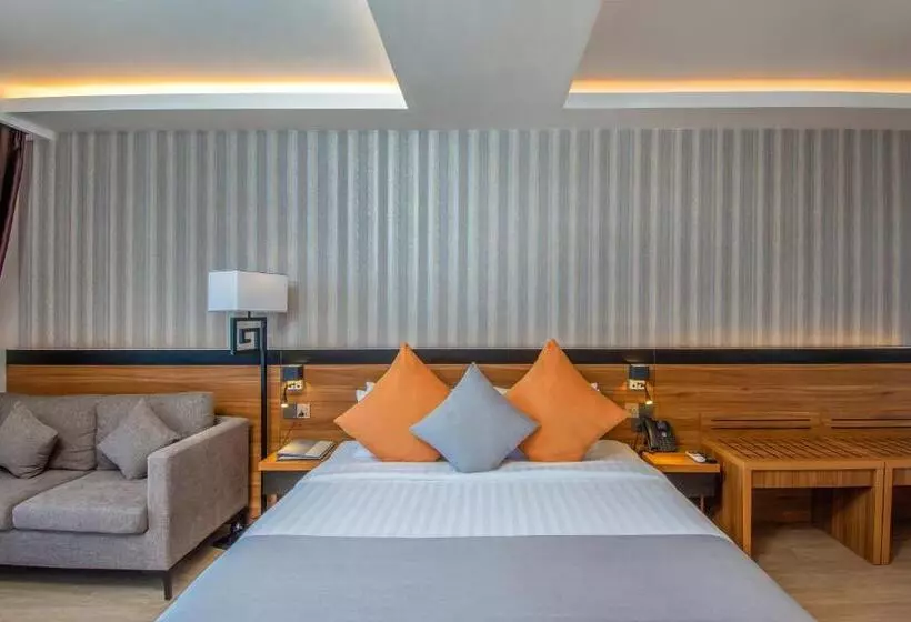 ホテル Triton Prestige Seaview And Spa