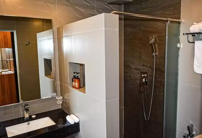 ホテル Triton Prestige Seaview And Spa