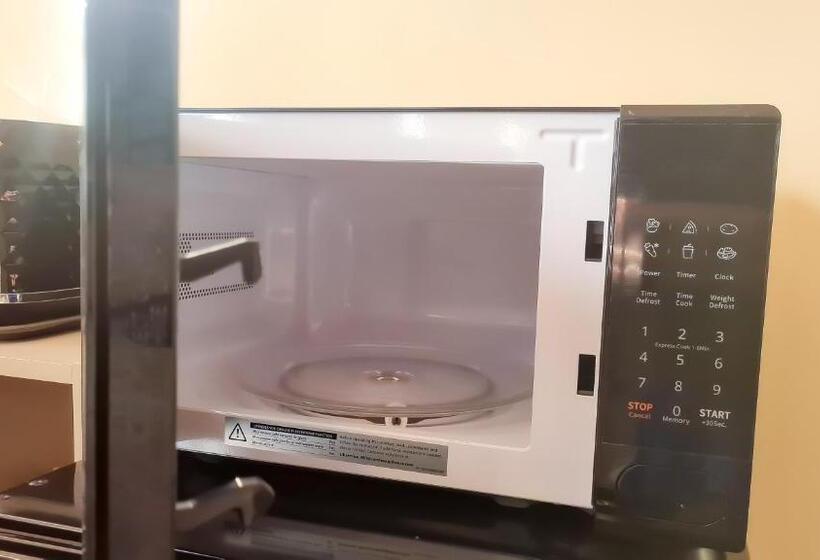 ペンション Room In Guest Room Newly Built Private Ensuite In Dudley Westmidlands