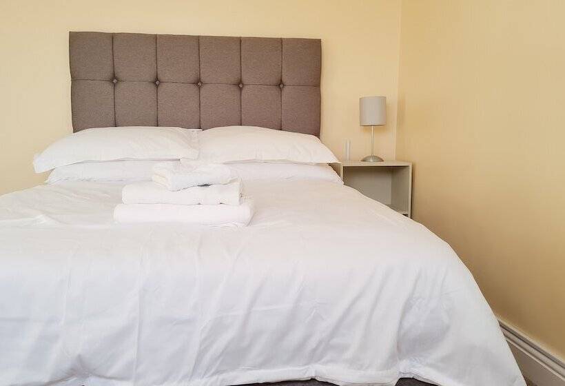 ペンション Room In Guest Room Newly Built Private Ensuite In Dudley Westmidlands