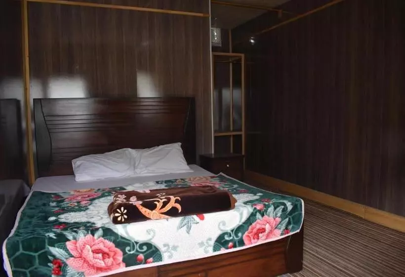 هتل Tourist World