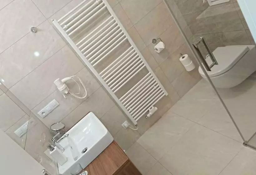 Aamiaismajoitus (B&B) Vila Eva