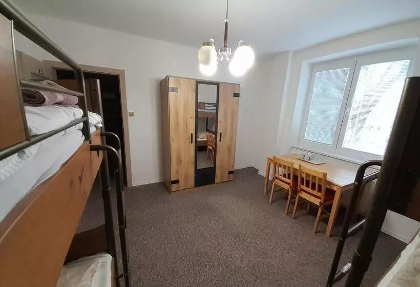 Hostel 26