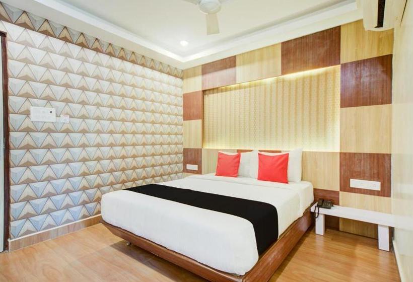 Hotel Collection O 75820 Madras Metro Club, T Nagar