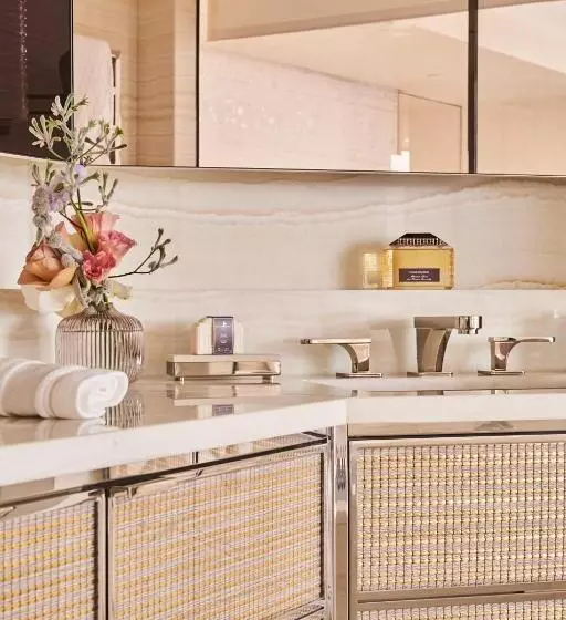 Hôtel Cheval Blanc Paris & Dior Spa Cheval Blanc Paris