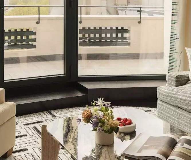 Hôtel Cheval Blanc Paris & Dior Spa Cheval Blanc Paris