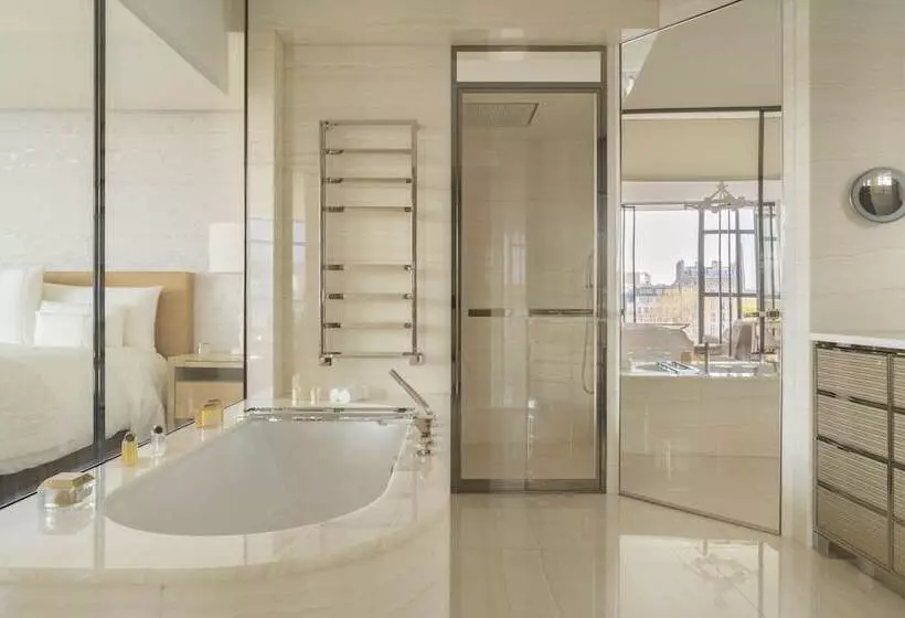 Hôtel Cheval Blanc Paris & Dior Spa Cheval Blanc Paris