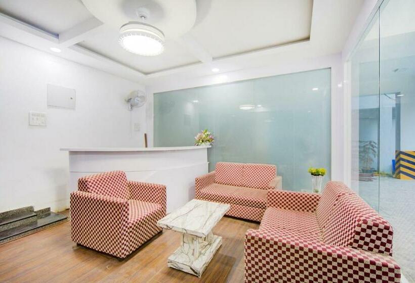 Hotel Collection O 75820 Madras Metro Club, T Nagar