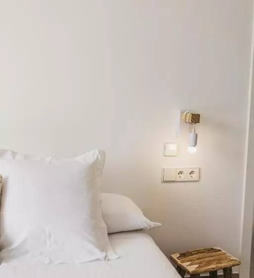 Hotelli Hostal Xuroy